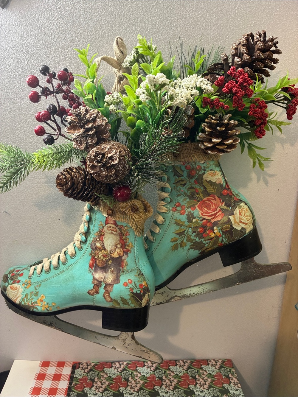 Vintage-Holiday Inspired Turquoise Floral Figure Ice Skates